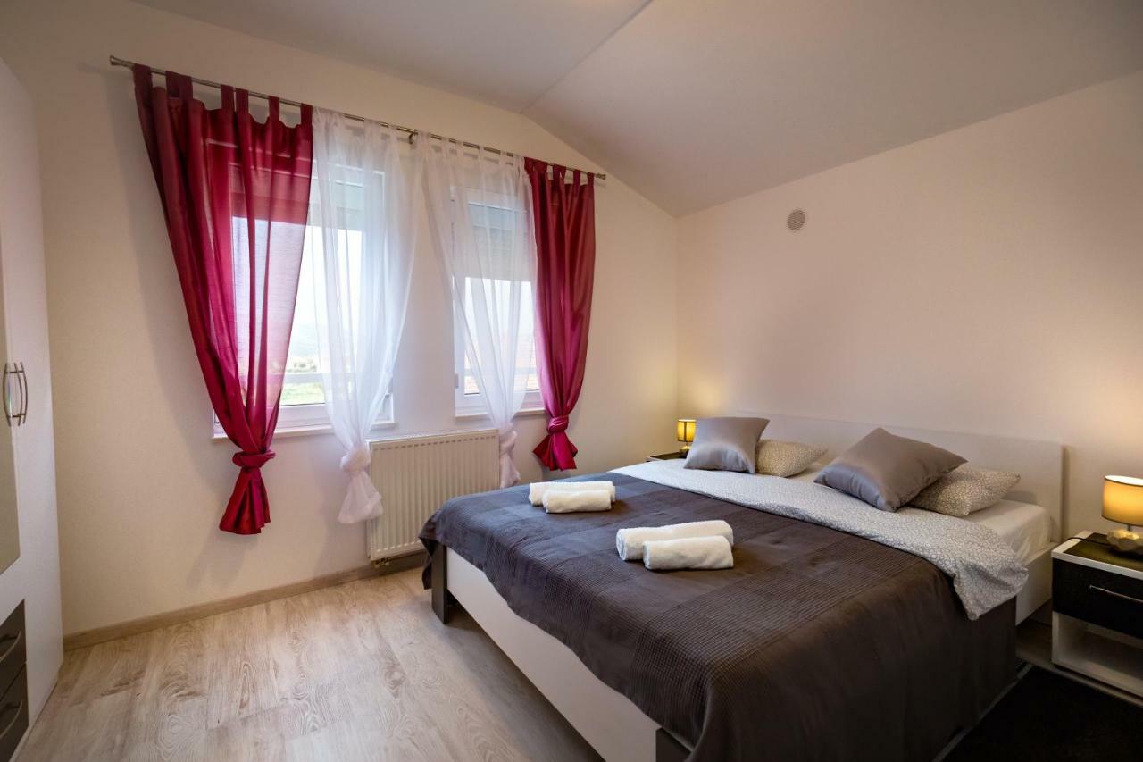 Arenta Apartments Меткович Экстерьер фото